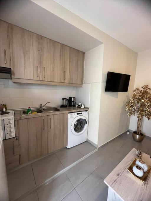 Penthouse Apt In Downtown Apartment Heraklion  Bagian luar foto