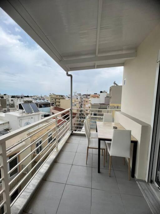Penthouse Apt In Downtown Apartment Heraklion  Bagian luar foto